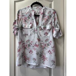 Light weight, sheer, floral v neck small top